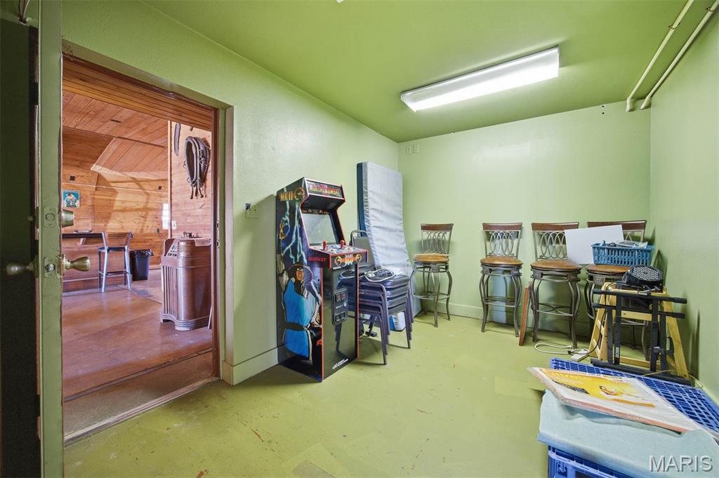 Not in a Subdvision or Complex - Commercial Sale