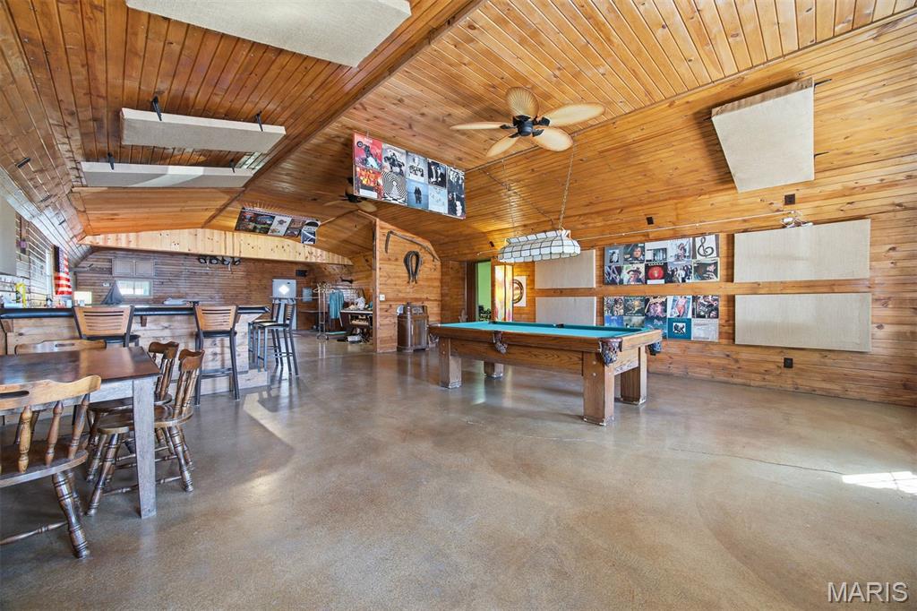 Not in a Subdvision or Complex - Commercial Sale
