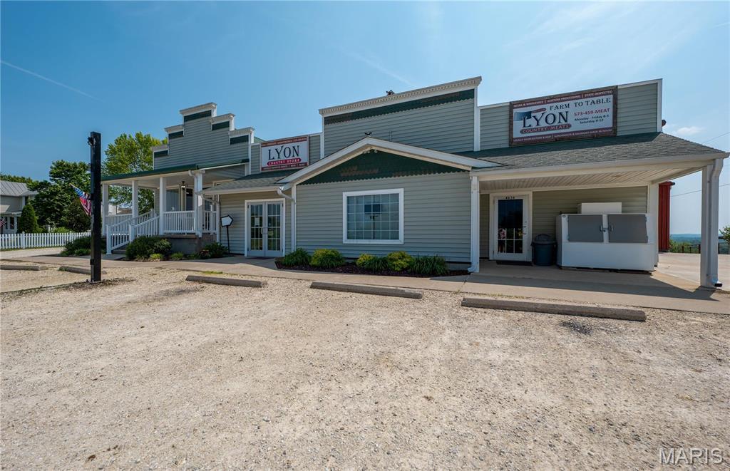 Lyon Store - Commercial Sale