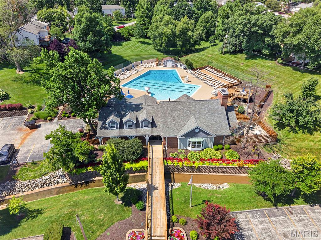 Brentwood Forest Condo Ph Nine - Residential