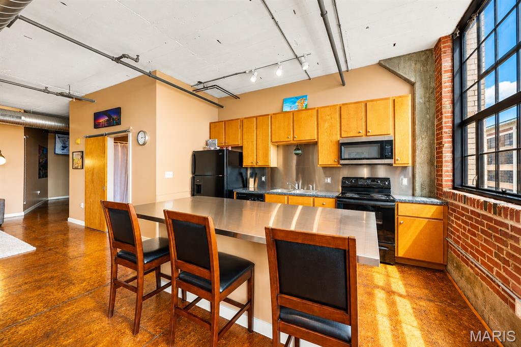 Lofts/ 2020 Washington - Residential