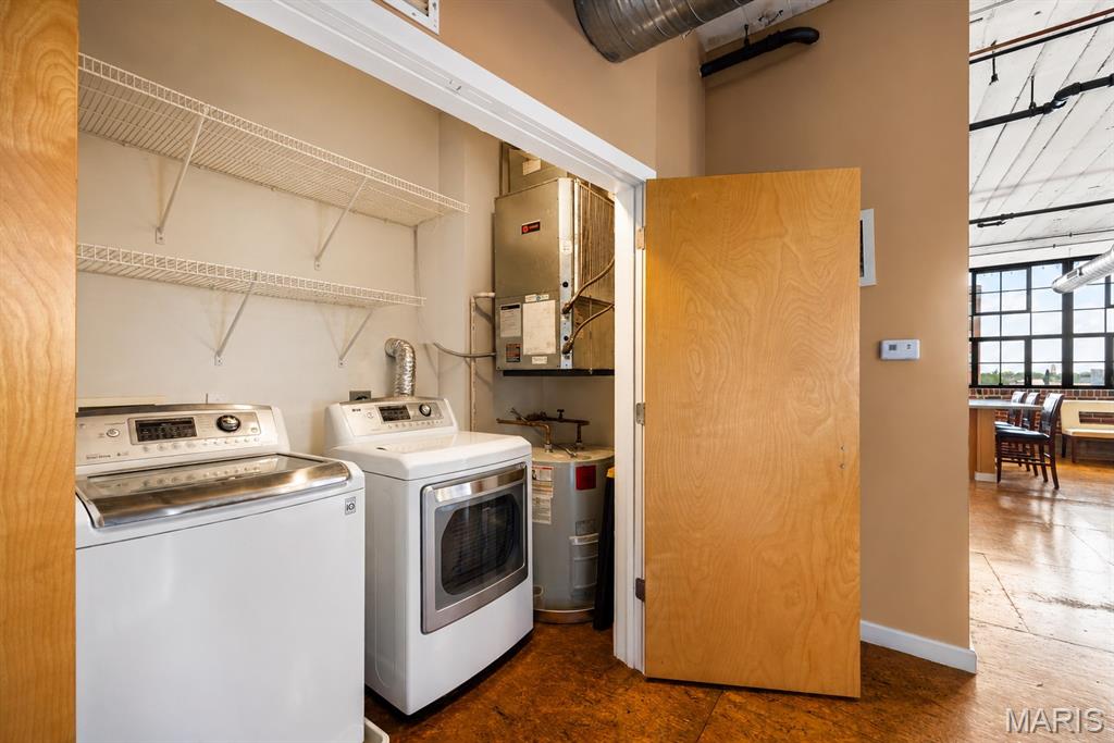 Lofts/ 2020 Washington - Residential