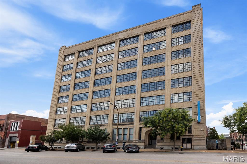 Lofts/ 2020 Washington - Residential