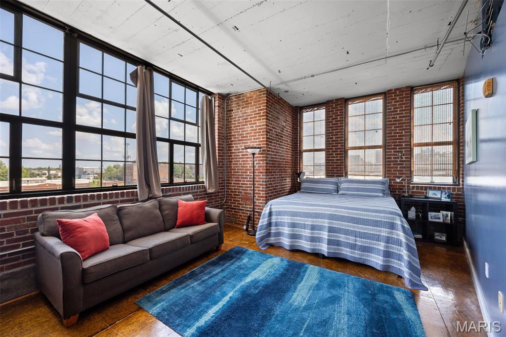 Lofts/ 2020 Washington - Residential