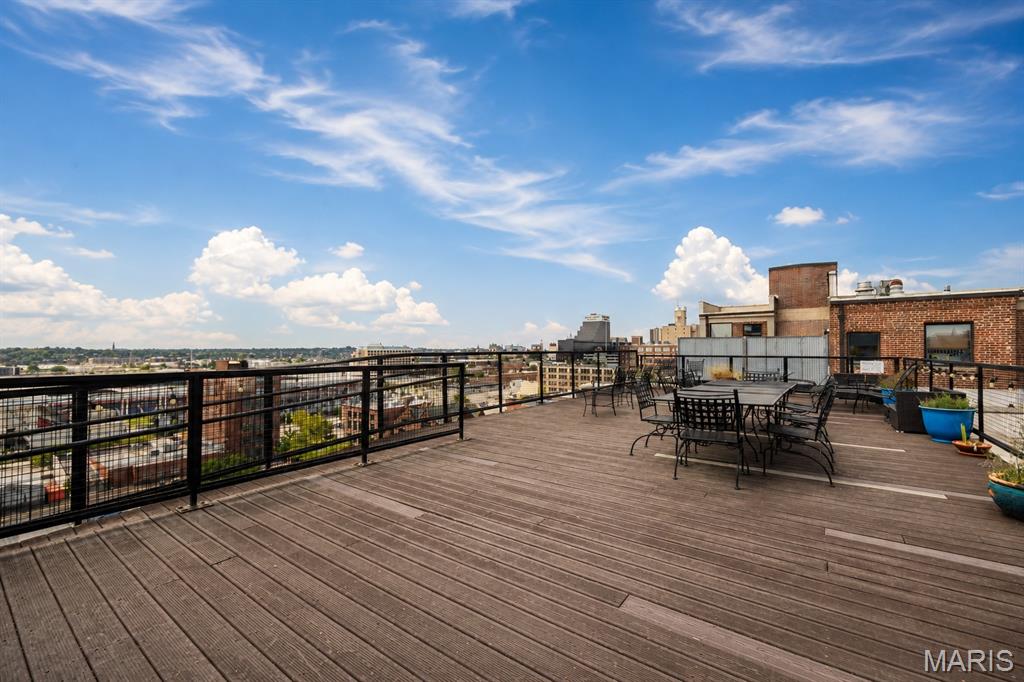 Lofts/ 2020 Washington - Residential
