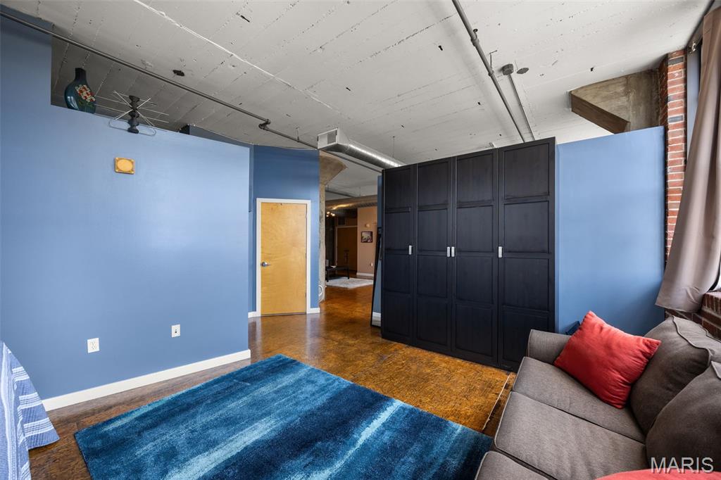 Lofts/ 2020 Washington - Residential