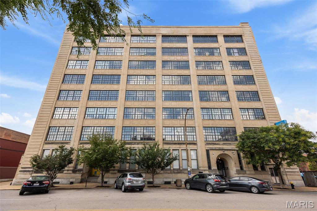 Lofts/ 2020 Washington - Residential