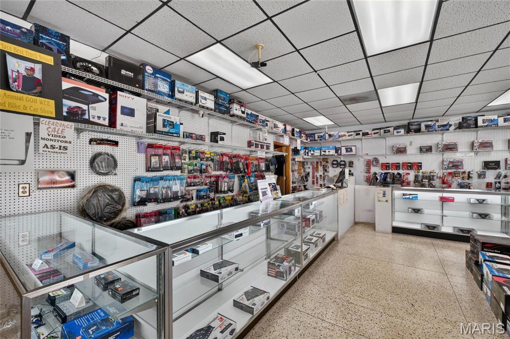 Hollandia - Commercial Sale