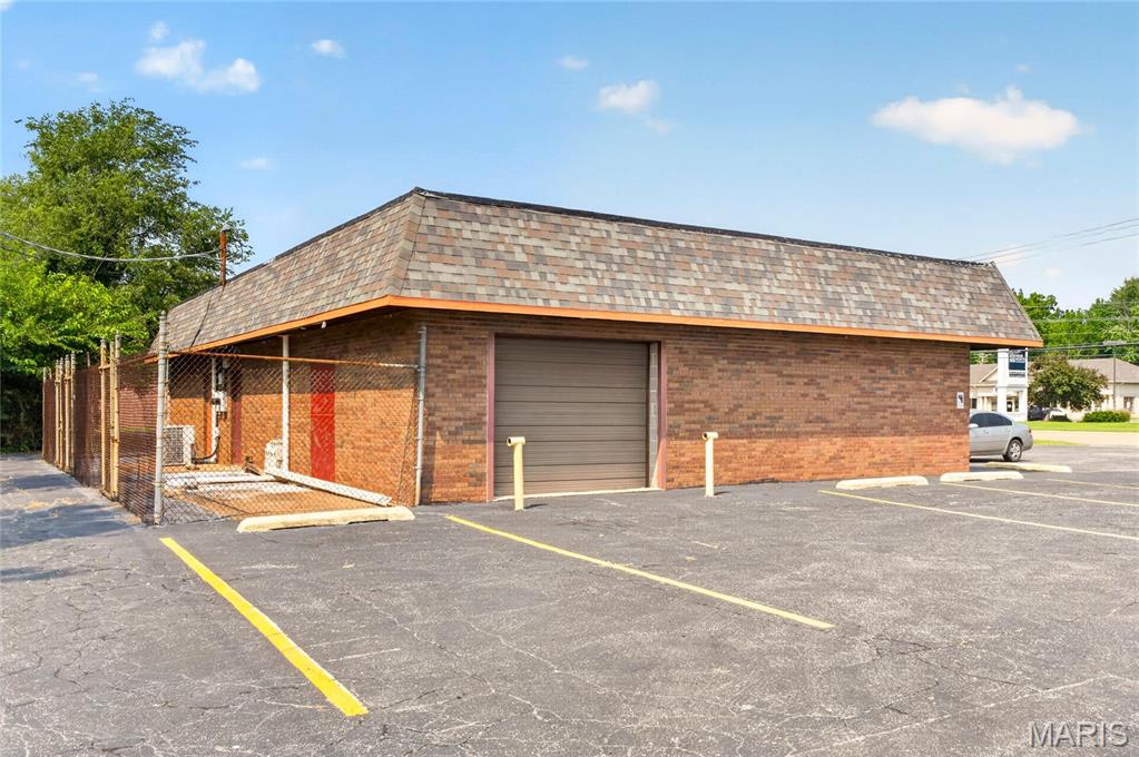 Hollandia - Commercial Sale