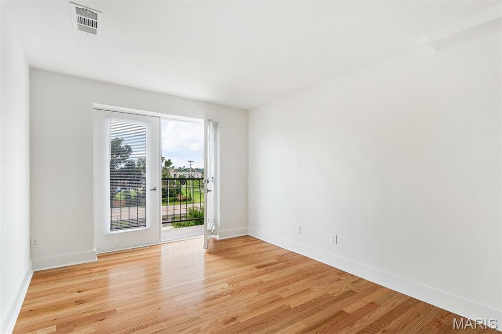 Pershing Ave Condo - Residential