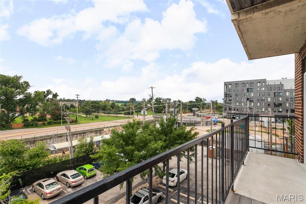 Pershing Ave Condo - Residential