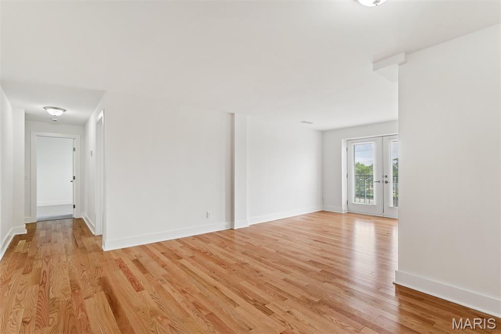 Pershing Ave Condo - Residential
