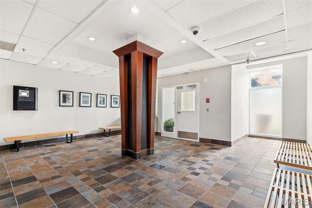 Pershing Ave Condo - Residential
