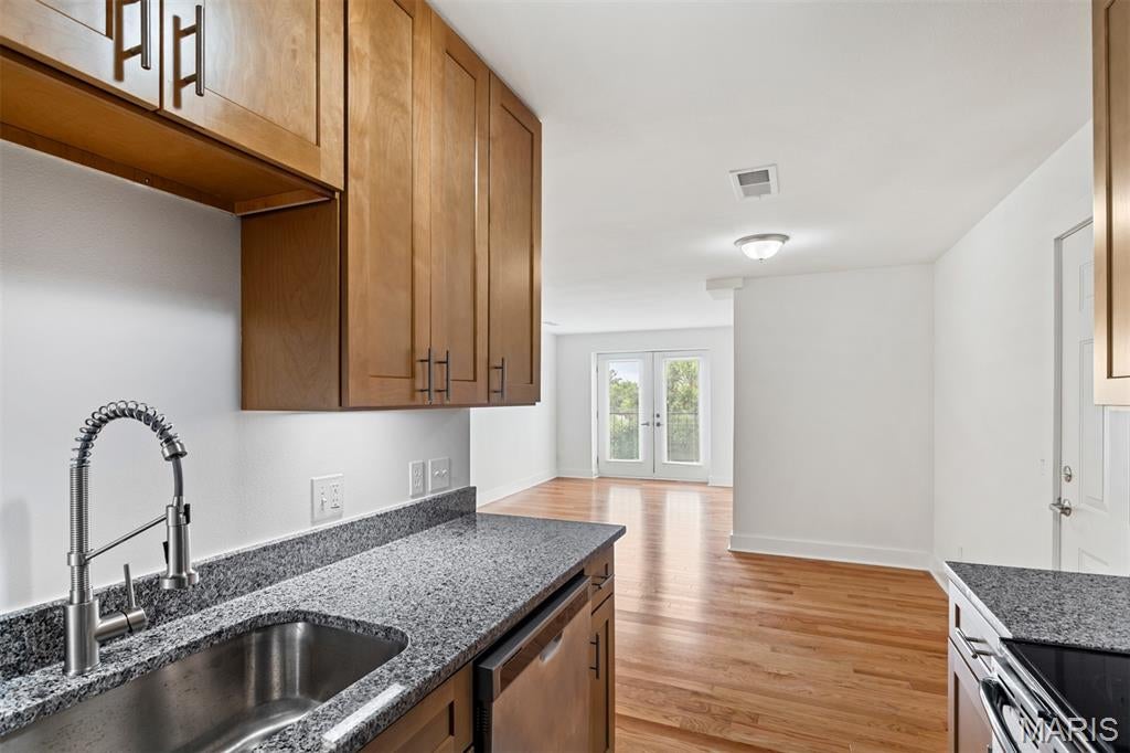 Pershing Ave Condo - Residential