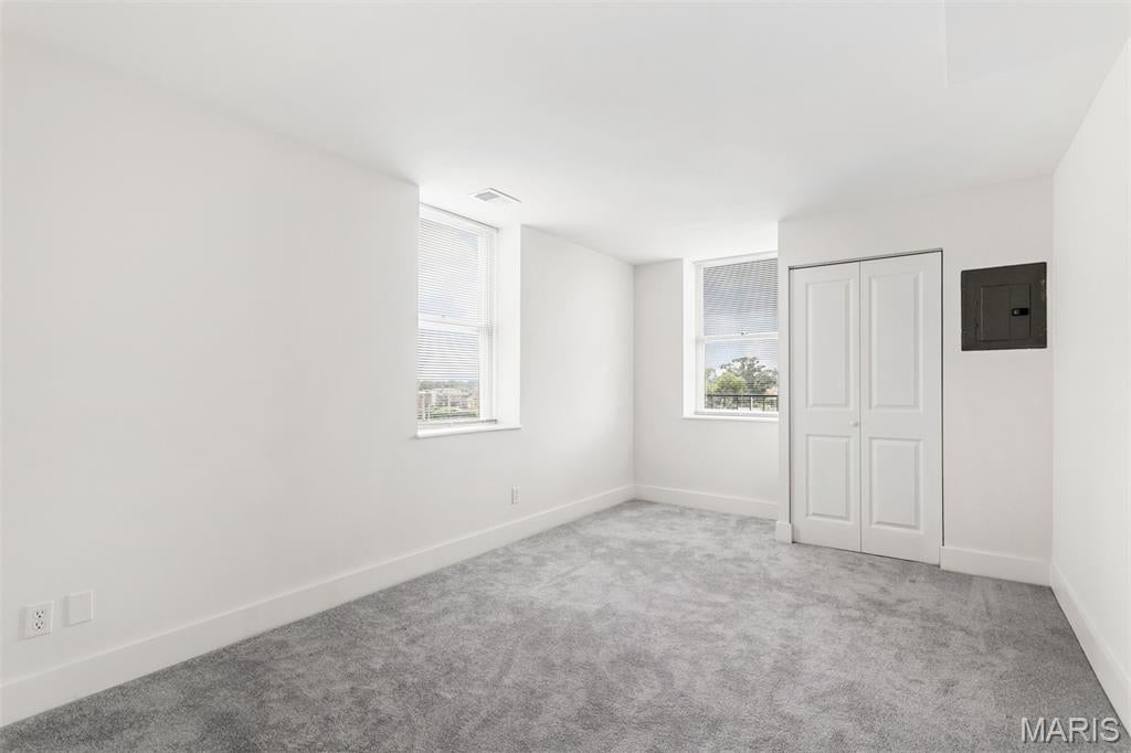 Pershing Ave Condo - Residential