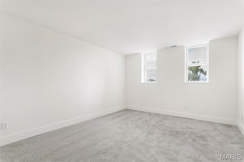 Pershing Ave Condo - Residential
