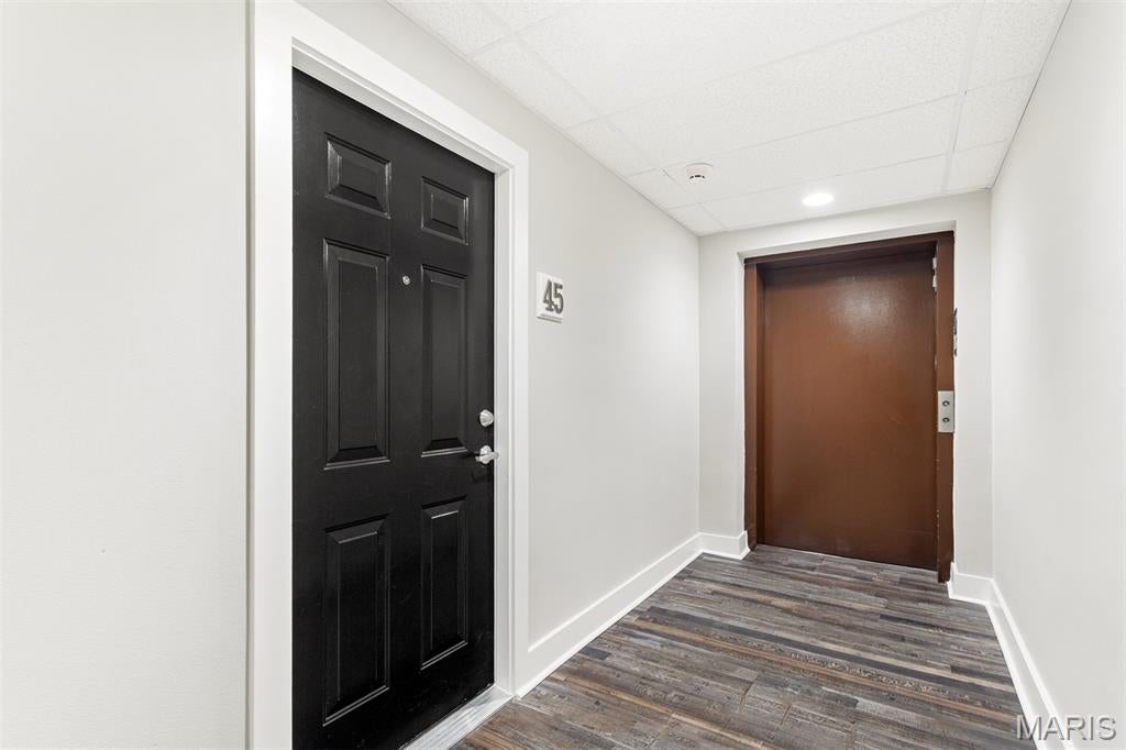 Pershing Ave Condo - Residential
