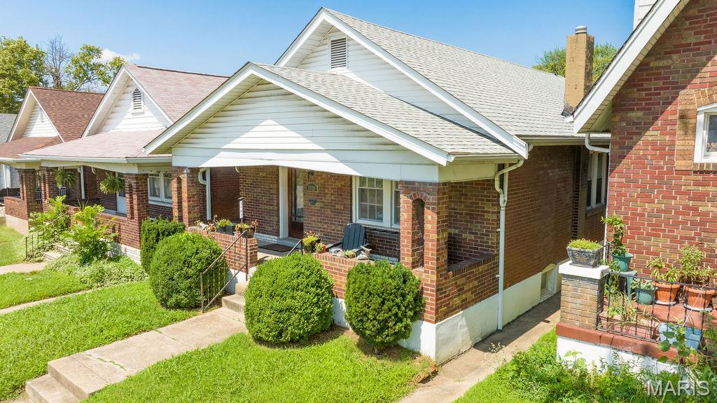 Coming soon! Showings begin Thursday, 7/23.
Move quickly to see this super South Hampton home! Complete with excellent curb appeal and an inviting covered front porch, this move-in-ready gem welcomes you right in. Step inside to find a spacious living room featuring a cozy fireplace, which leads seamlessly into a separate dining room with lovely wood floors. The updated kitchen comes fully equipped with granite countertops and matching appliances that all stay with the home, including a double-door refrigerator, gas stove, microwave, and dishwasher. Down the hall, you'll find an updated full bath and two nice-sized bedrooms, which also feature gorgeous hardwood flooring.

The walk-out lower level offers washer/dryer hookups, plenty of extra storage space, a newer furnace, and excellent potential to be finished to your exact liking. Outside, your private oasis awaits! The fully fenced backyard features a patio and a walkway to the 1 car garage. The yard is a perfect setup for entertaining friends or letting your pups run.

Freshly painted throughout and even better, the property has already passed St. Louis City Occupancy. 

Ideally located near I-44, gorgeous local parks, grocery stores, shopping, and beloved South City favorites like Chris’s Pancakes and The Hill just blocks away. Make this move-in-ready home yours—welcome home!