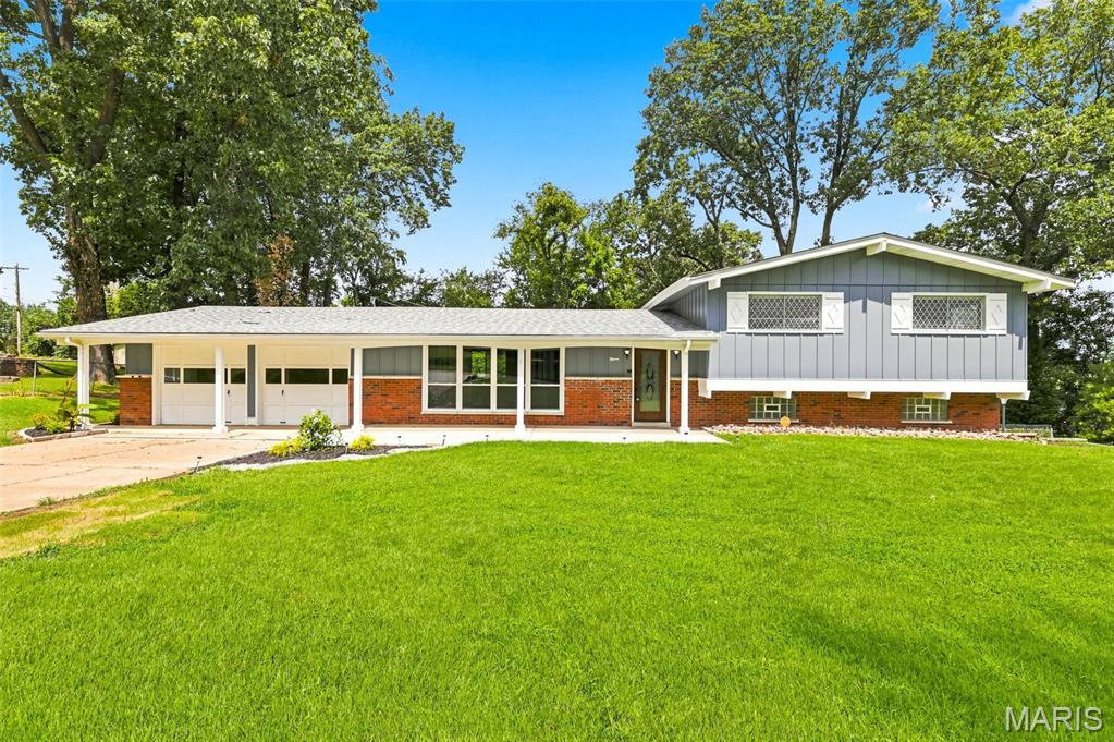 Welcome to 15 Harneywold Drive!

Located in the desirable Black Oaks neighborhood, this spacious ranch home has been completely rehabbed and is truly move-in ready. Featuring 3 bedrooms and 3 full bathrooms, the home offers plenty of space and modern updates throughout.

The bright, open living and dining area creates an inviting space for entertaining. The primary bedroom features an en-suite bathroom, while the updated kitchen is equipped with a gas stove, refrigerator, and dishwasher.

The lower level offers additional living space, a wood-burning fireplace, and a convenient laundry area.

Recent improvements include:

2-year-old roof
Newer HVAC system
3-year-old water heater
Updated electrical
Updated plumbing
Outside, enjoy a walkout patio and a 2-car garage, providing both outdoor space and plenty of storage.

Seller will pass the Ferguson Municipality Occupancy Inspection, prior to close. All that’s left to do is move in and make it your own!
