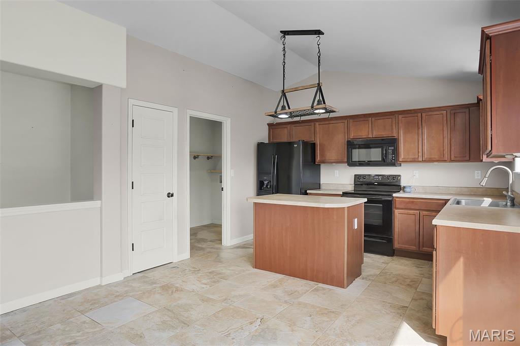 Shadow Ridge Estate - Residential