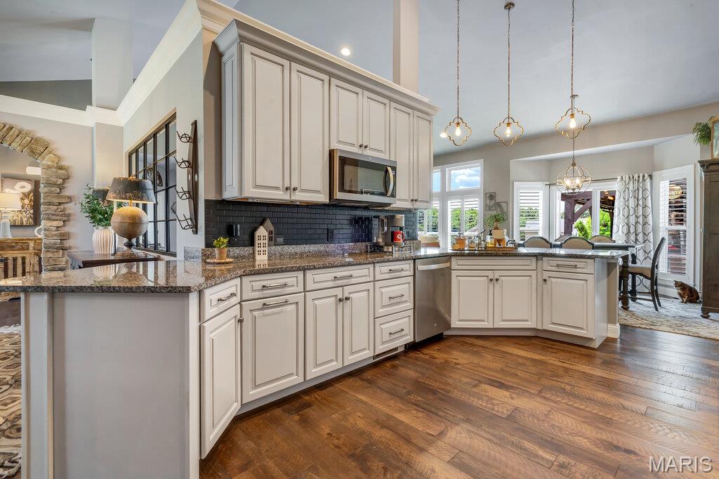 Mallard Pointe - Residential