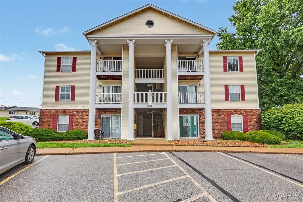 Edwards Place Condo 5 - Residential