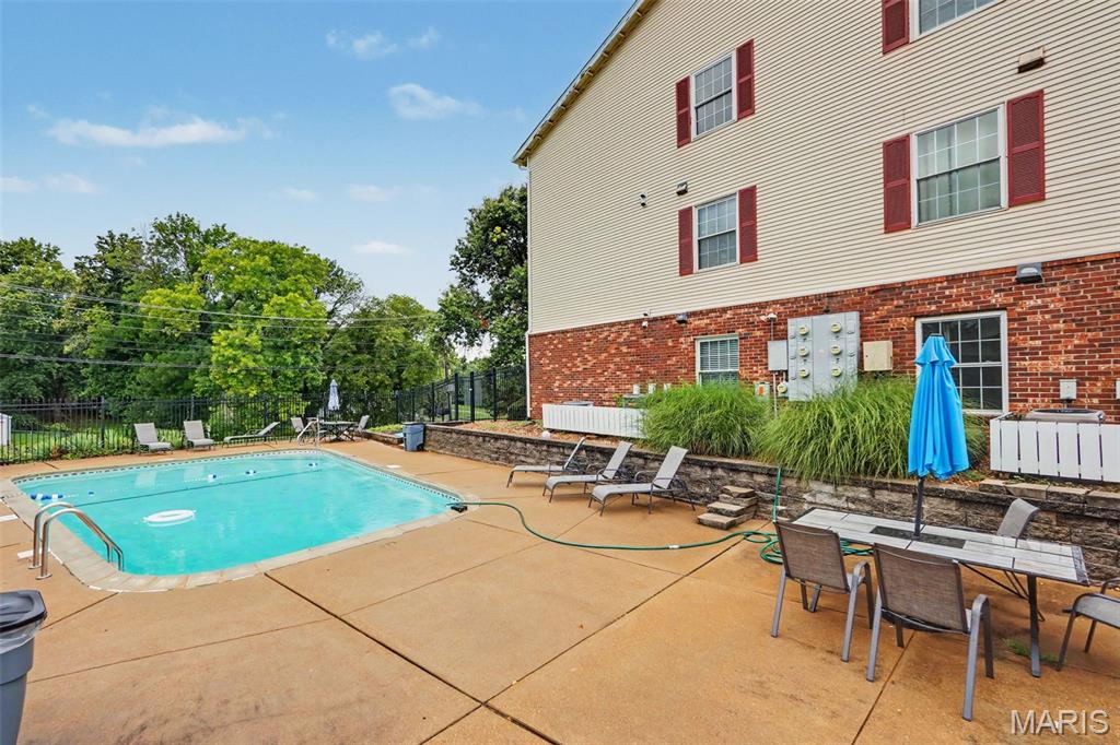 Edwards Place Condo 5 - Residential