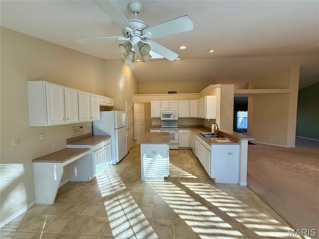 At Fairwood Hills 6th Add - Residential