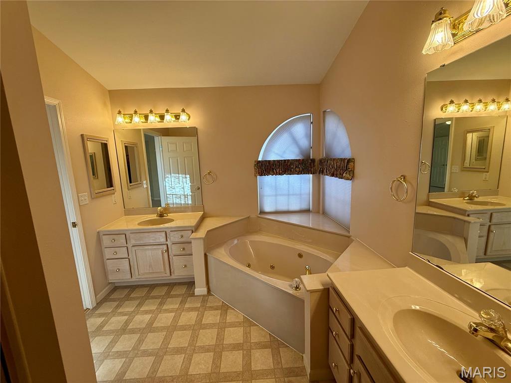 At Fairwood Hills 6th Add - Residential
