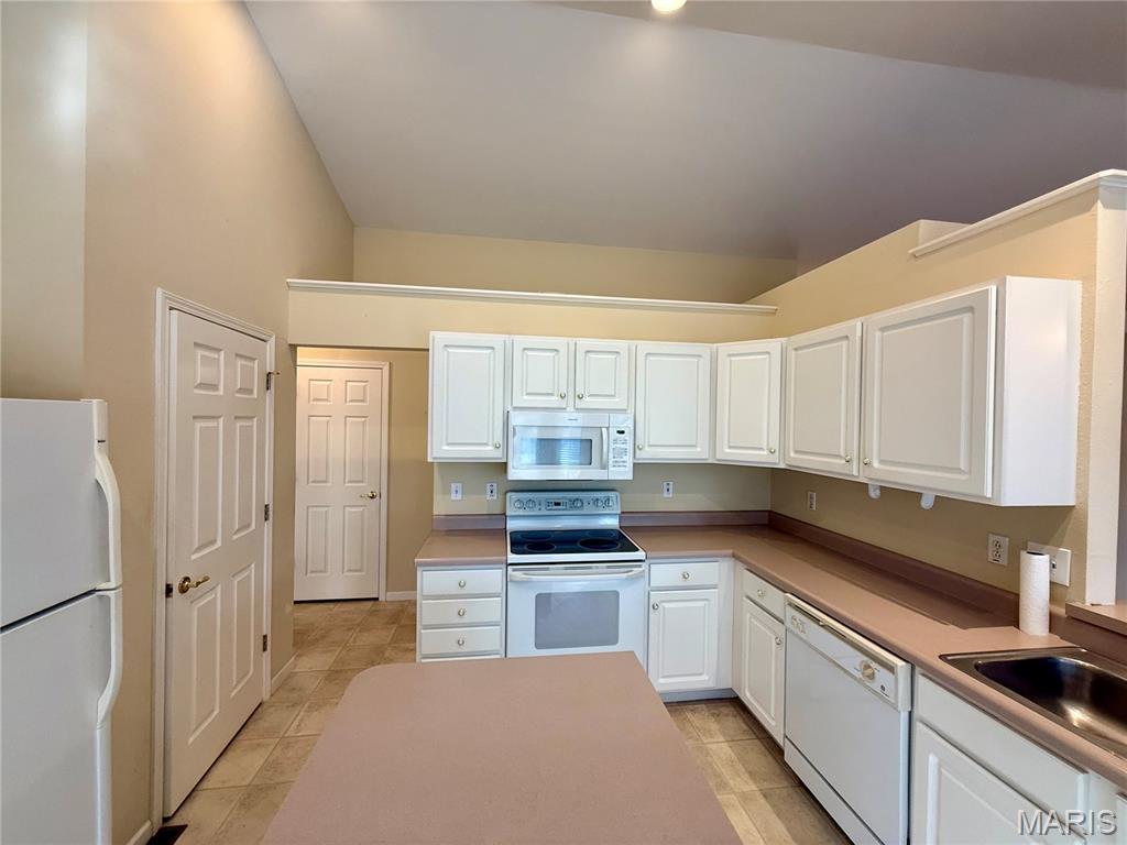 At Fairwood Hills 6th Add - Residential