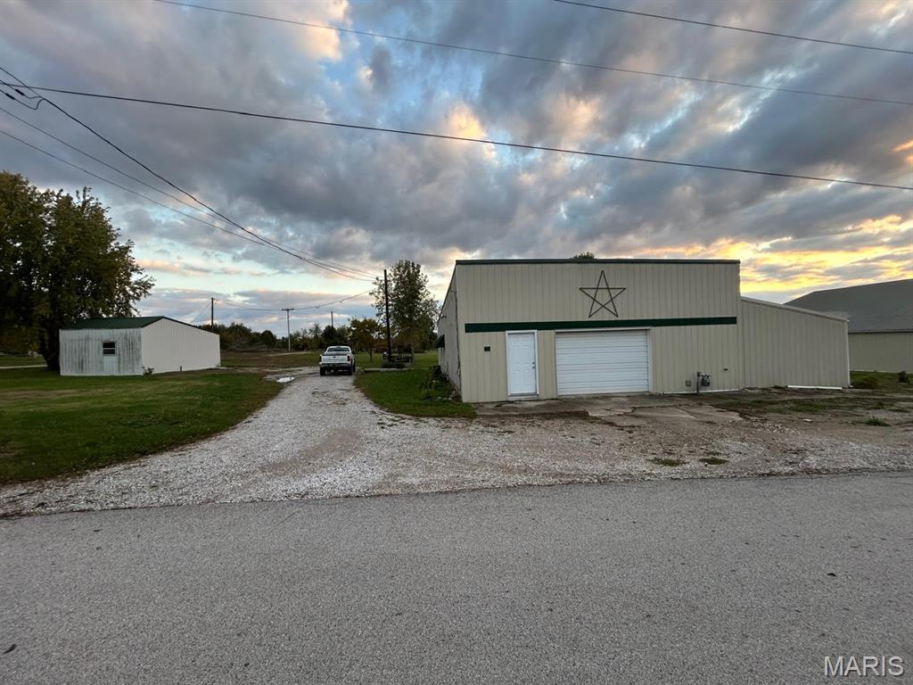 Surveyors Plat in Perry Missouri - Residential
