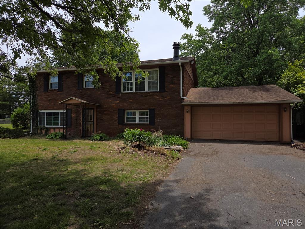 Great opportunity to grab a 4 bed 2 1/2 bath home in the heart of Maryville behind Anderson Hospital. Could be a 5 bedroom. Home needs some rehab but priced accordingly. Large lot with fenced rear yard.  Home is being sold as is. seller will make no repairs or provide for any inspections. Allow 72 hours for seller to respond to offers. Needs to be cash or conventional. Electric is on. Home is a Raised ranch with no basement. Large rooms with a nice fireplace in Family room. Close to public transportation, Interstate and Medical facilities. Home is available for showings on May 25,2026 at 8 A.M.
