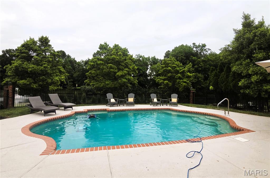 Thorntree Estates At The Legends - Residential