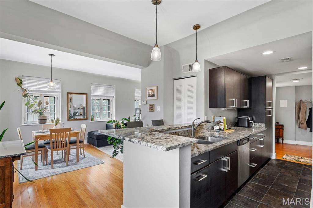 Loop Condo - Residential