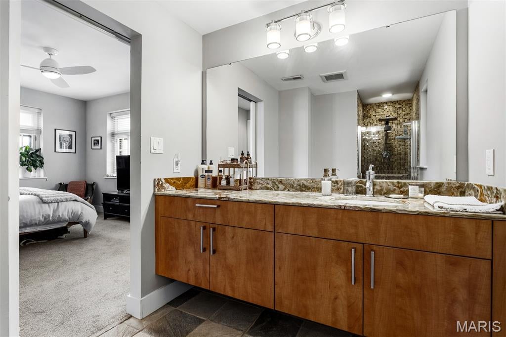 Loop Condo - Residential