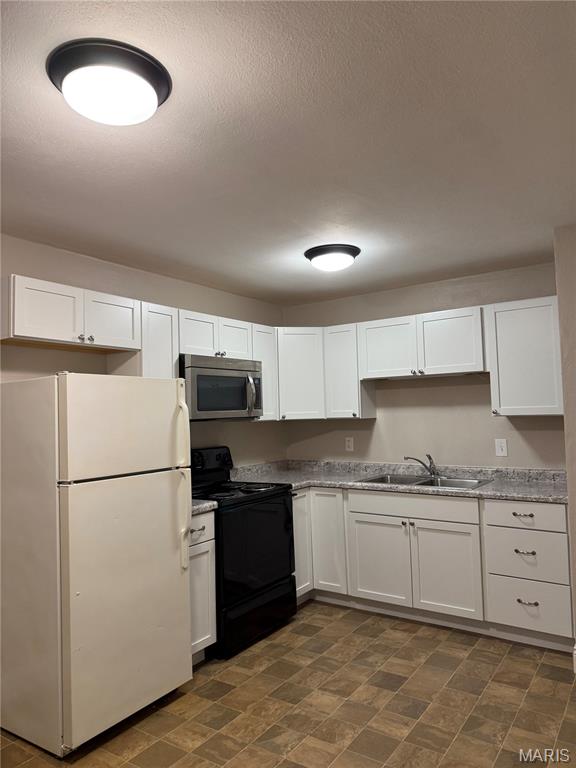 CHATEAU WOODS - Residential Lease