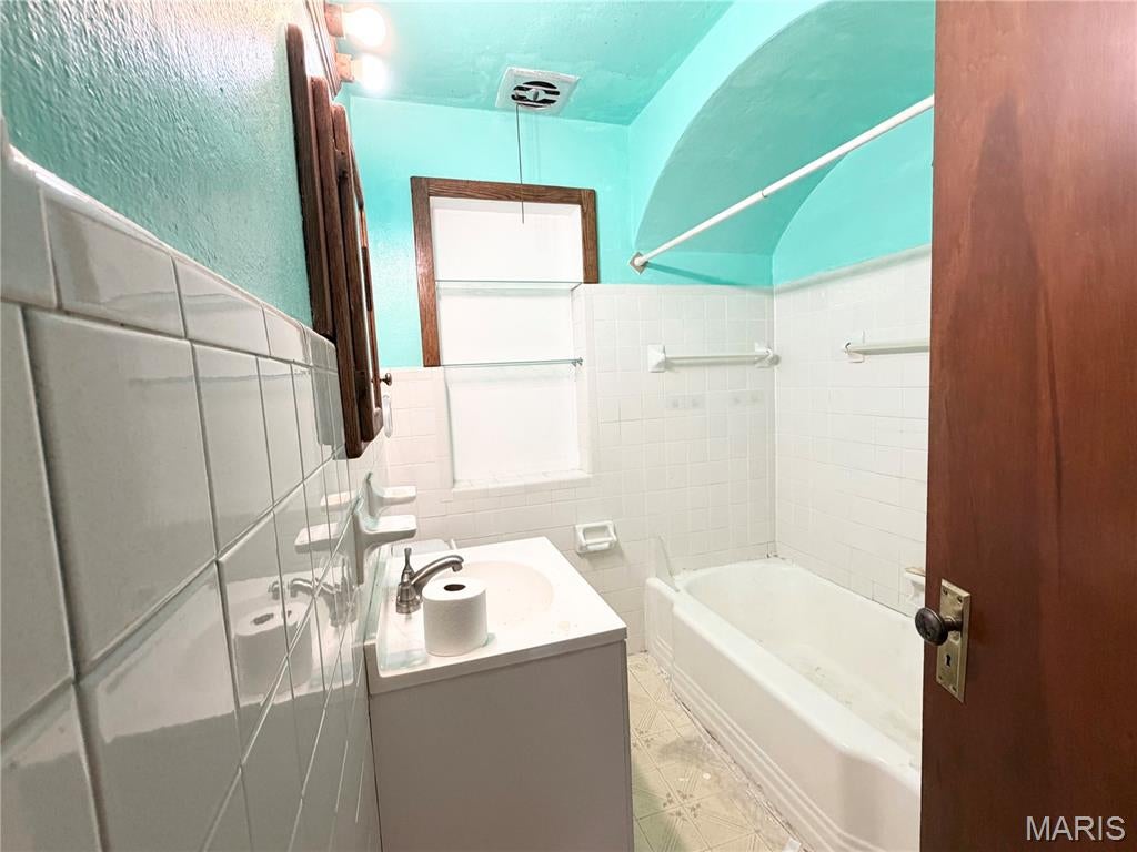 Alphonse Berry Tr - Residential