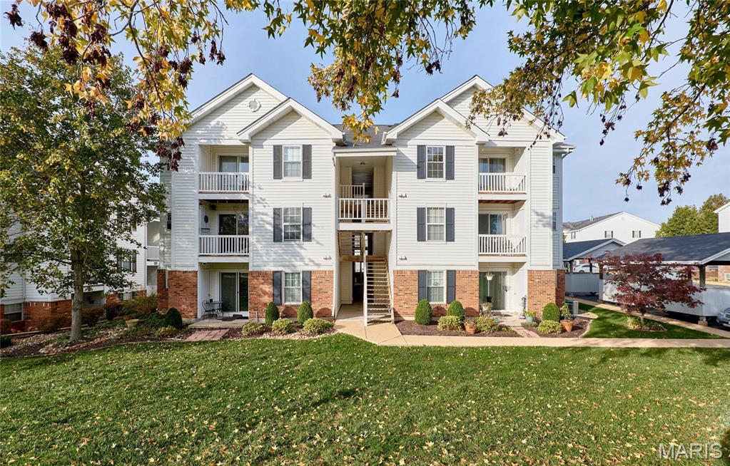 Welcome to this spacious top floor condo with vaulted ceilings, freshly painted interior. 3 ceiling fans. Primary bedroom with full bath and walk-in closet. 2nd bedroom & a hall bath completes this lovely unit. Breakfast room with sliding door leading to the deck & storage closet. Newer kitchen appliances, refrigerator included. Convenient laundry room with full size washer & dryer. 1 year old water heater. Move in ready. Sorry, no pets. Corner Location, Retail Center, Suburban