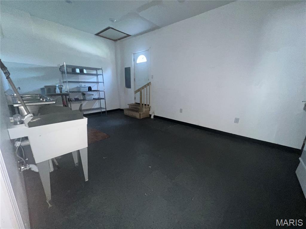 Litchfield - Commercial Sale