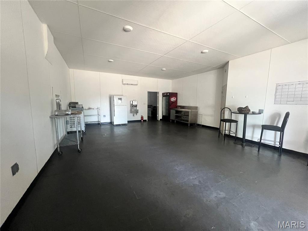 Litchfield - Commercial Sale
