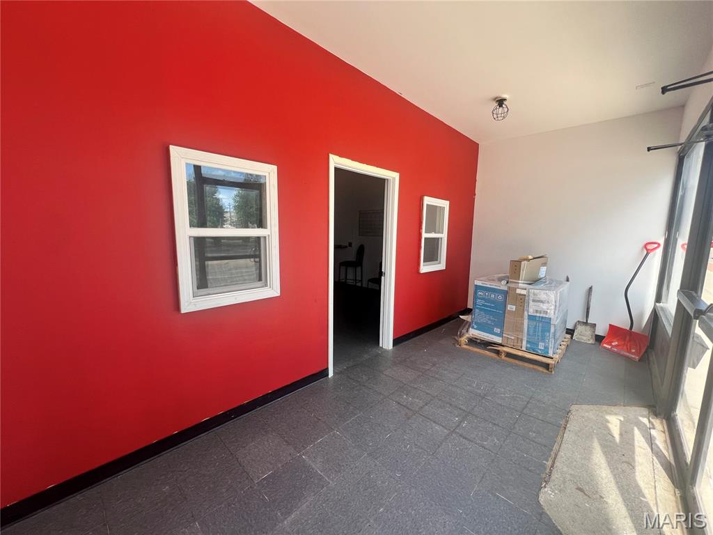 Litchfield - Commercial Sale