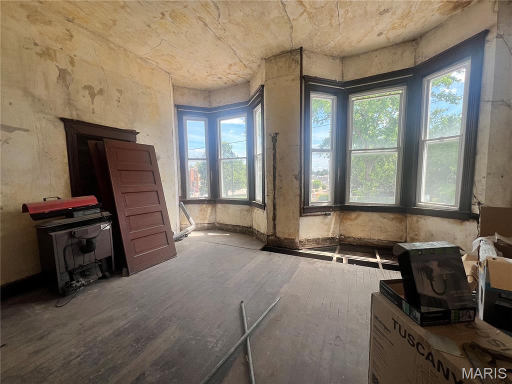 Litchfield - Commercial Sale