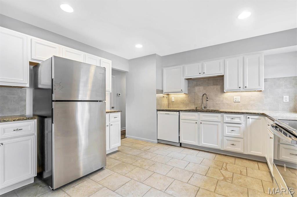 Sorrento 5 - Residential Lease