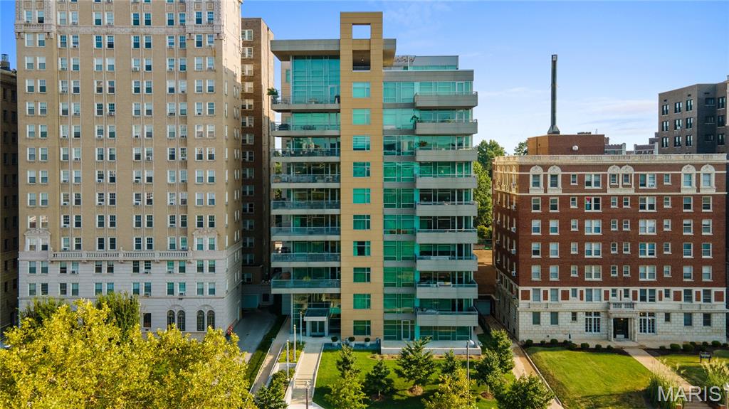 4545 Lindell Condo - Residential