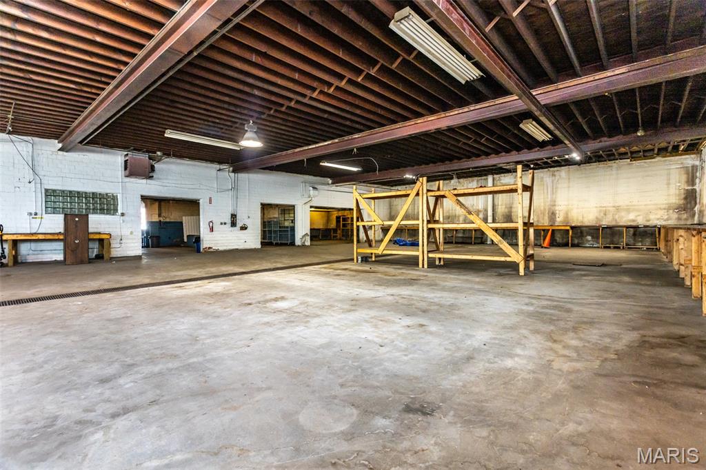Siring Place Sub - Commercial Sale