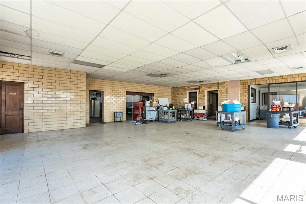 Siring Place Sub - Commercial Sale