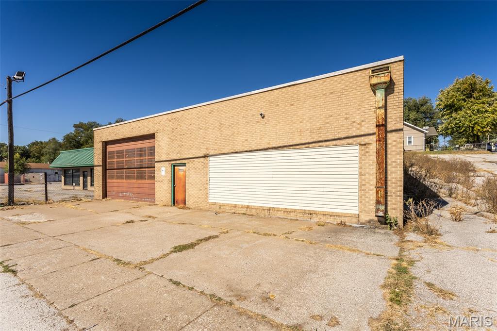 Siring Place Sub - Commercial Sale