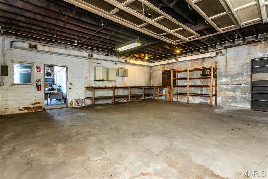 Siring Place Sub - Commercial Sale