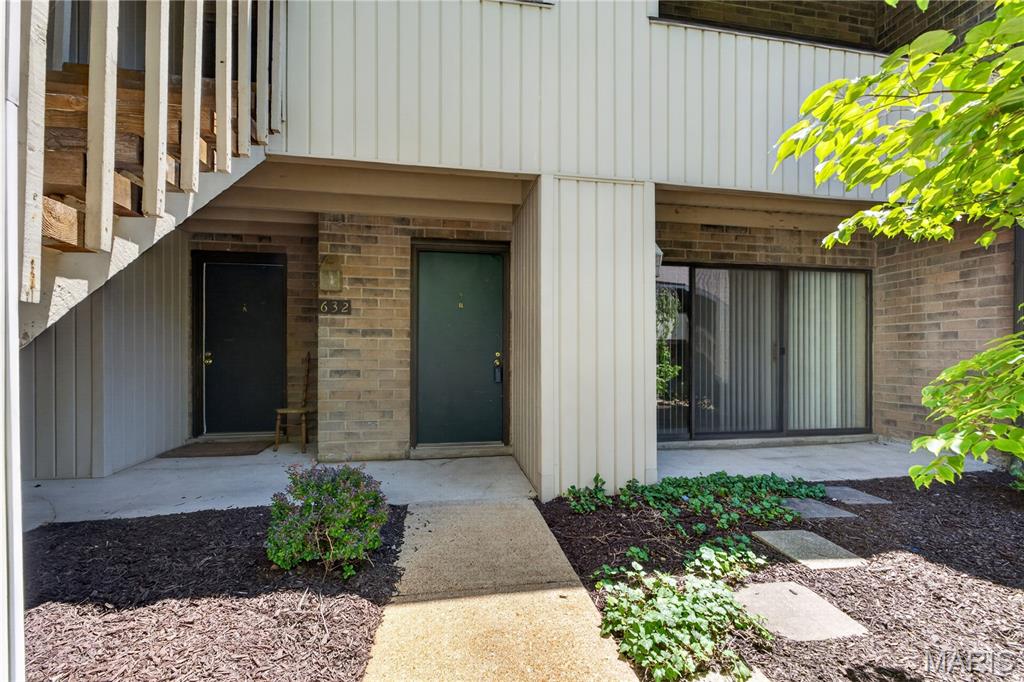Fresh and charming 1st floor condo featuring refinished floors, new carpeting, newer appliances, and a new and beautifully updated bathroom. Includes washer, dryer, and refrigerator for added convenience. The dining area is open and adjacent to the kitchen. With a fireplace in the living room, this condo feels inviting.  And with a private patio, this unit feels like your own personal enclave! Enjoy easy access to the pool for summer fun.  Close to the shops and restaurants along Olive Road. Easy access to highway 270. If you’re tired of renting, here’s your opportunity!!