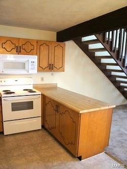 FAIRWOOD HILLS - Residential Lease